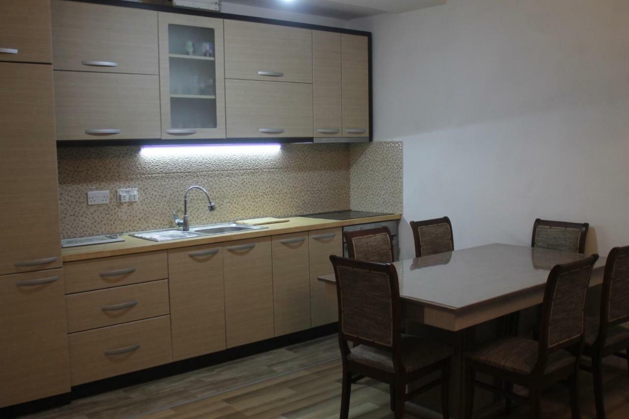 Hotel Kings Apartments Bajram Curri Zewnętrze zdjęcie